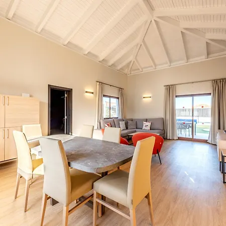 Ereza Alicia Willa *